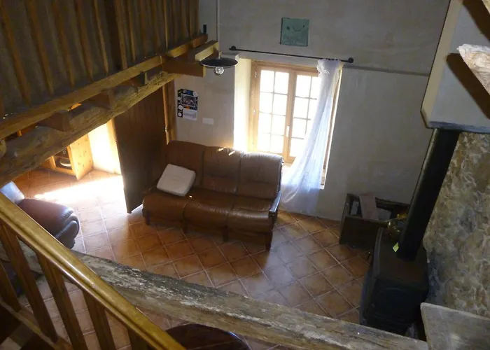 Ancienne Dépendance Pierre Et Bois Сasa de vacaciones Alan