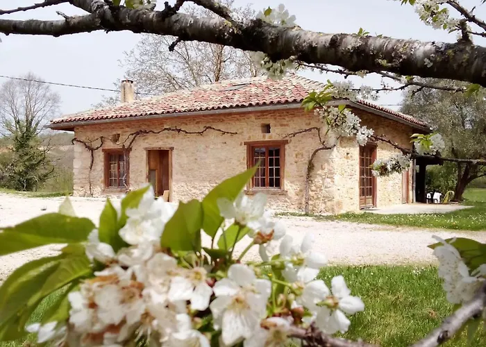 Ancienne Dépendance Pierre Et Bois Сasa de vacaciones Alan